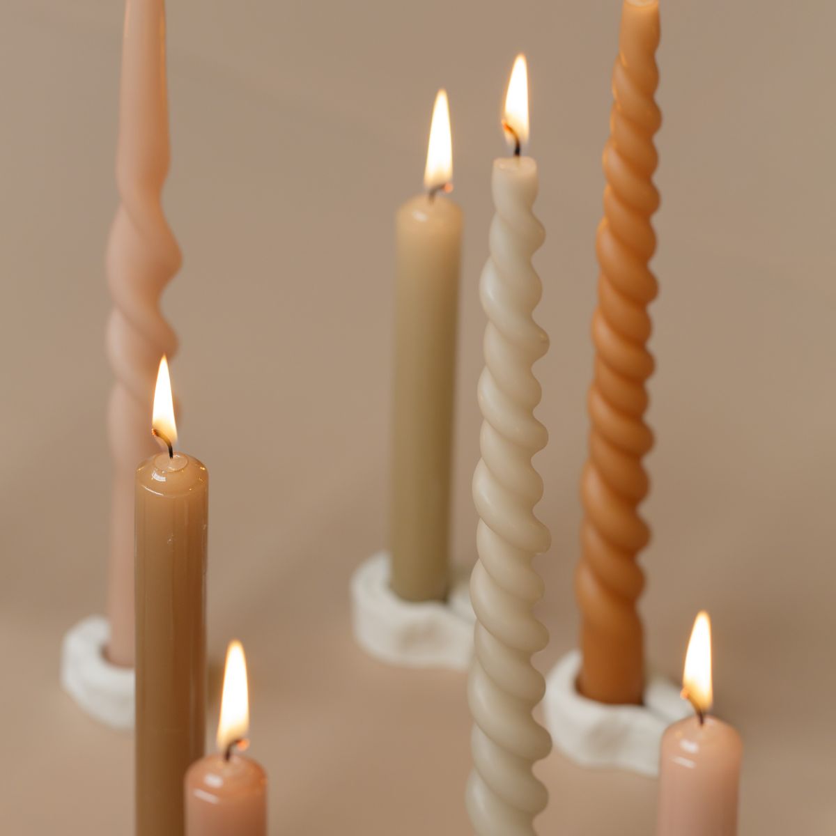 wist dinerkaarsen set – Wit (2 stuks) – Rustik Lys