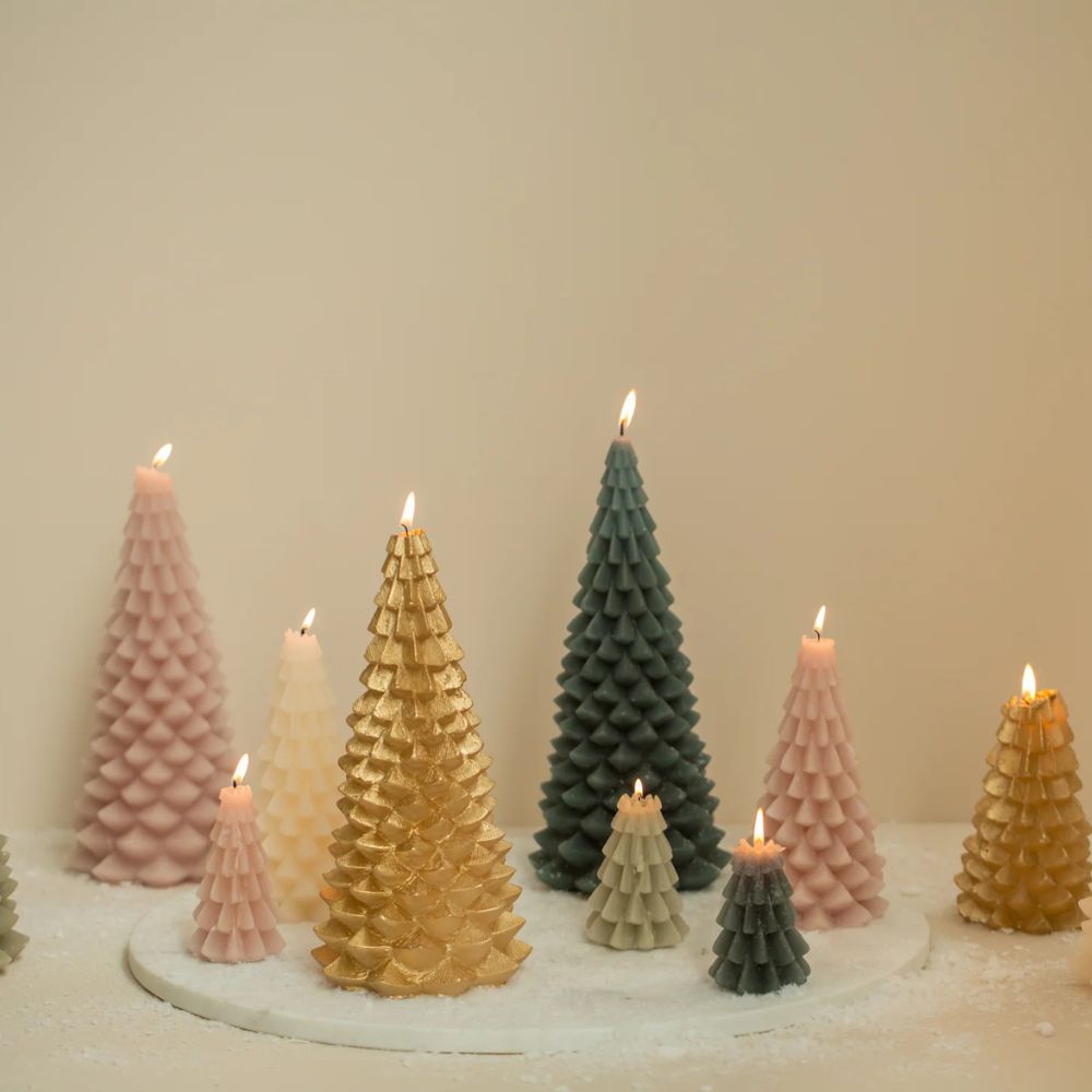 Rustik Lys Kerstboom Kaars – Medium – Aubergine